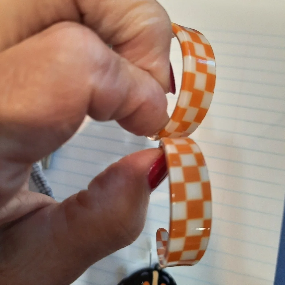 ❤️❤️💜💜 New Black and Orange Dog Earrings And Hoops Orange Plaids
